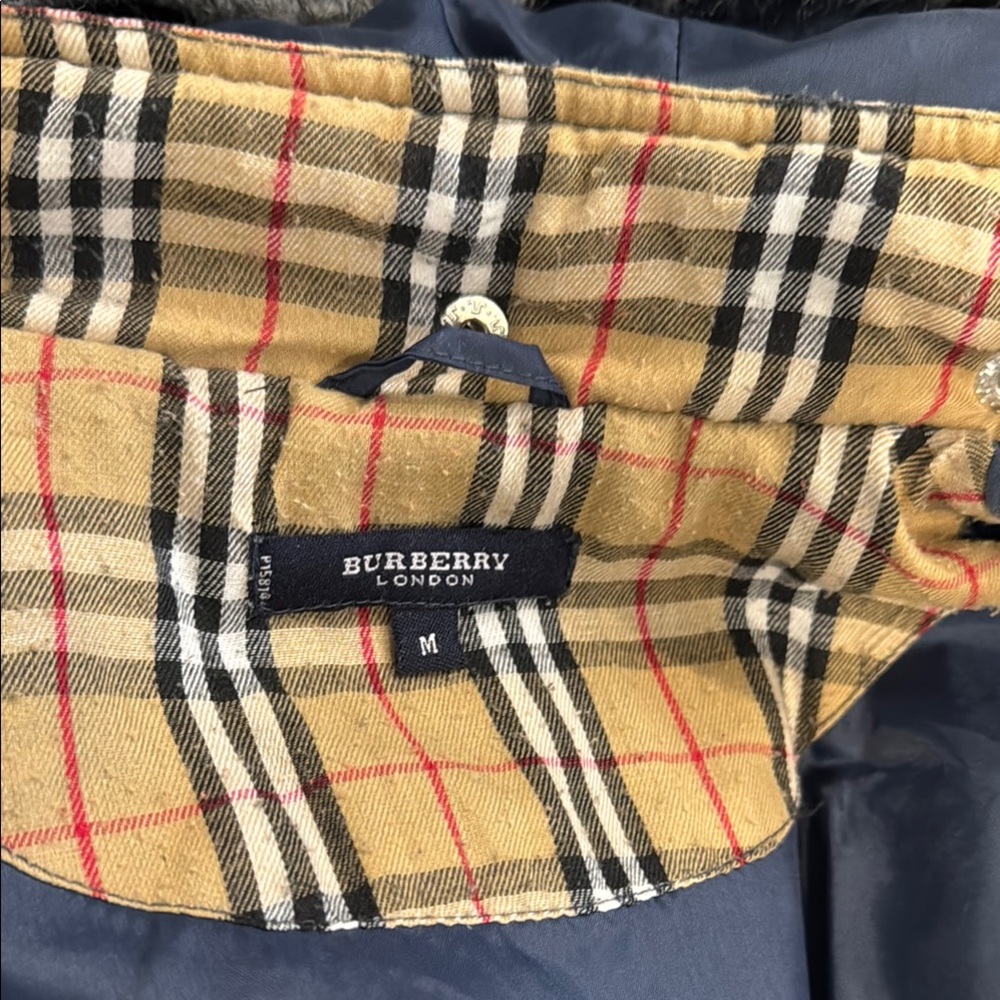 Authentic Burberry Navy Jacket with Faux Fur Hood - Picture 9 of 12